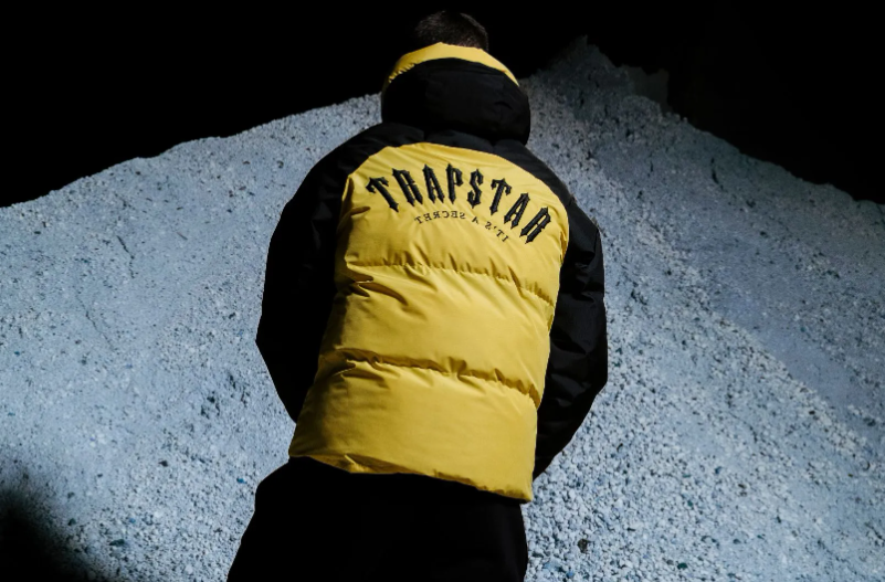 Trapstar: Threads That Talk Without Words